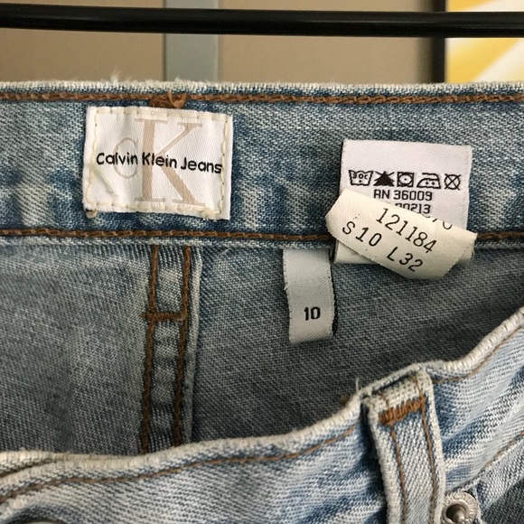 {CALVIN KLEIN} Vintage High Waisted Mom Jeans - Picture 4 of 7